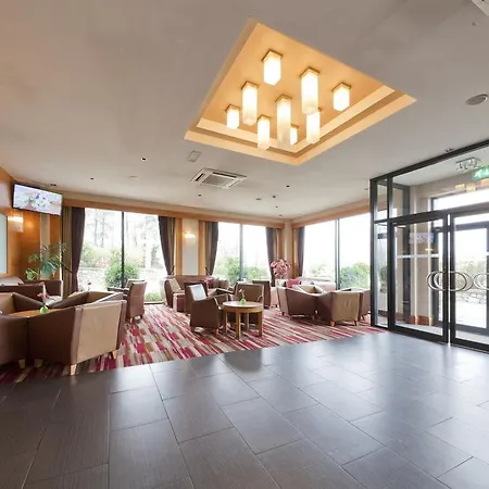 Upton Court Hotel 3*