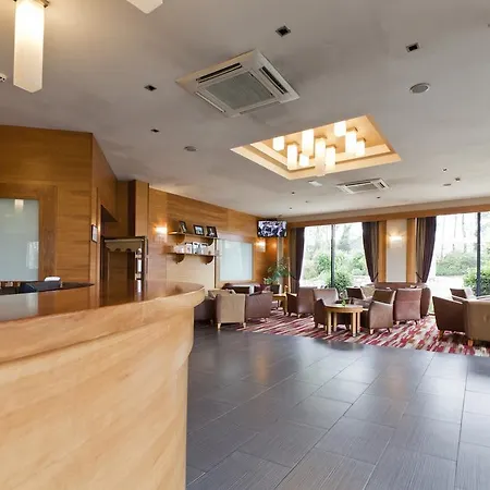 מלון Upton Court