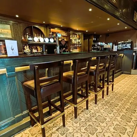 Upton Court فندق كيلموكريدج